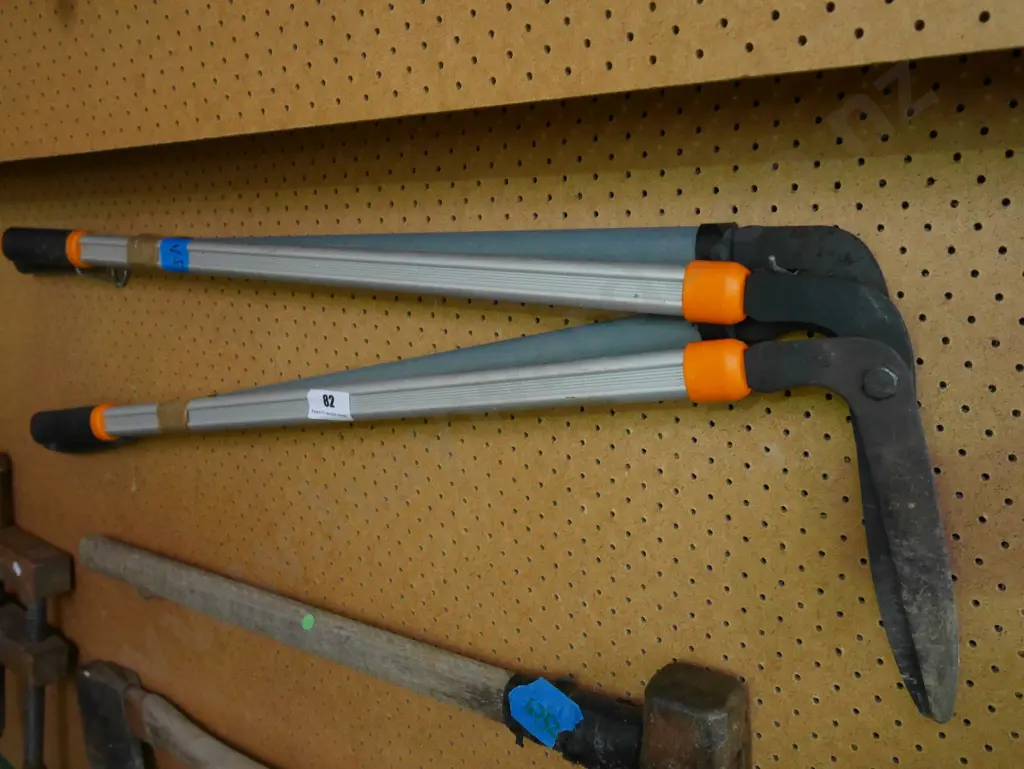2x gardener's edging shears Image 1++