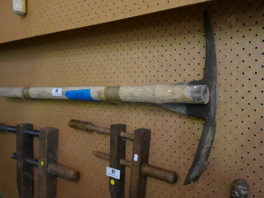 mattock, spare handle Image 1++