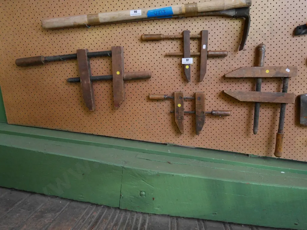 4x vintage wooden clamps - yellow dots Image 1++