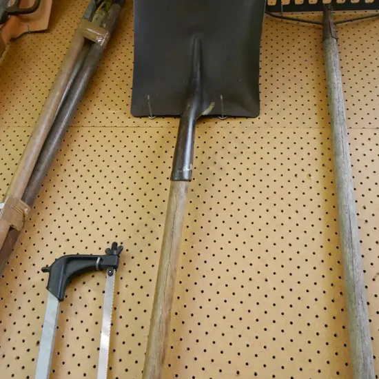 wide mouth shovel