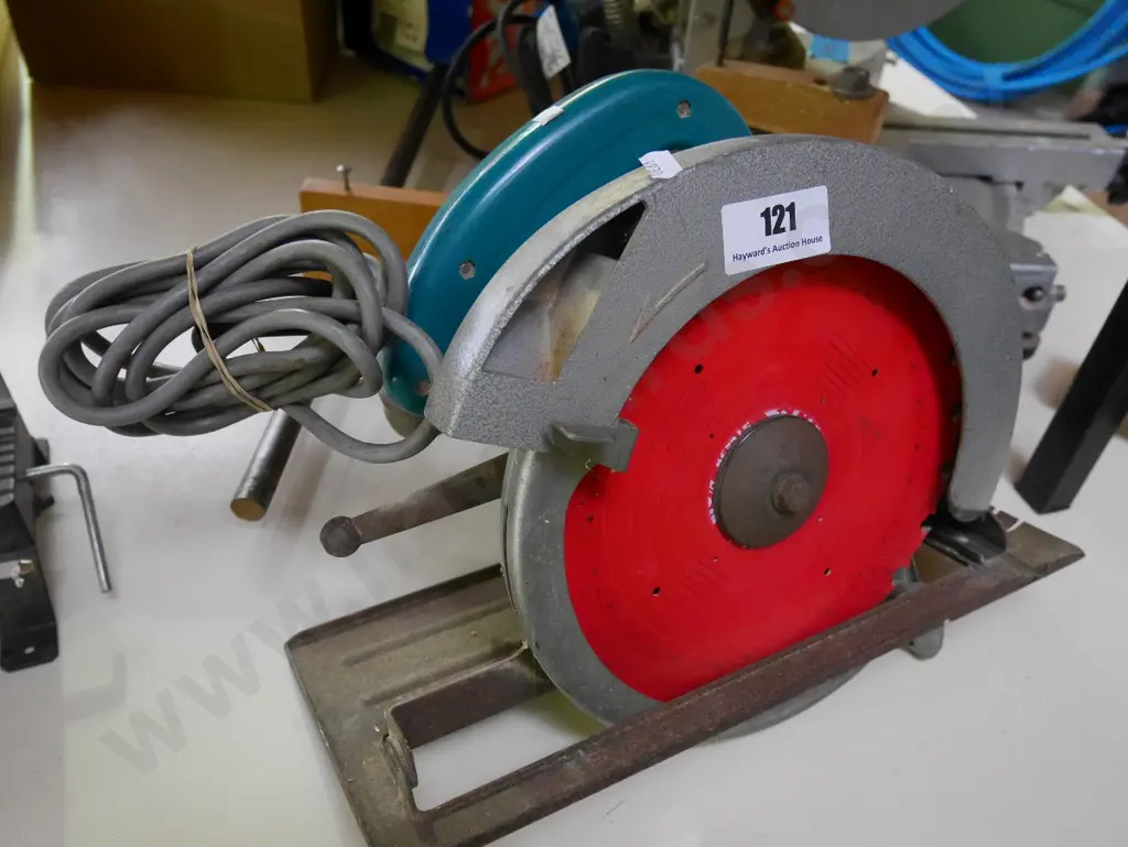 Makita 9" circular saw Image 1++