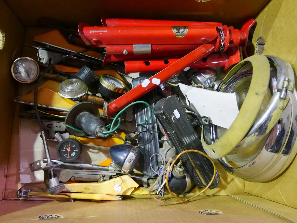 box; automotive allsorts; turning indicators, lights, axle stands etc Image 1++