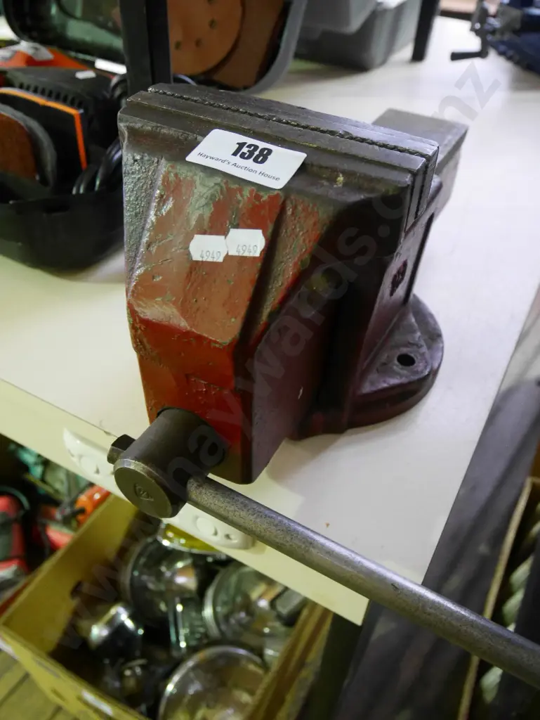 150mm engineer's vice Image 1++