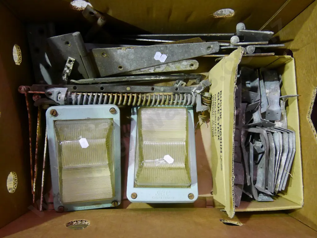 box; bulk head lights, gate hinges, window hardware etc Image 1++