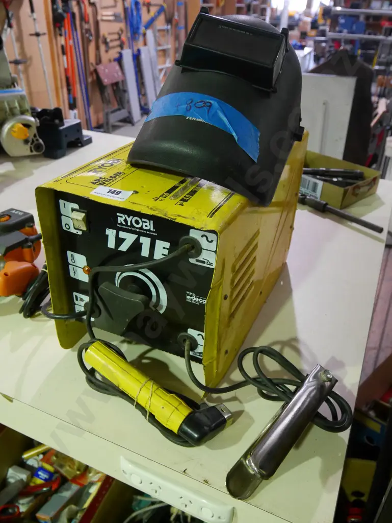 Ryobi 171E arc welder and welder's mask Image 1++