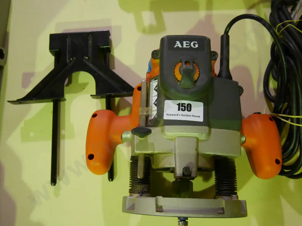 AEG plunge router Image 1++