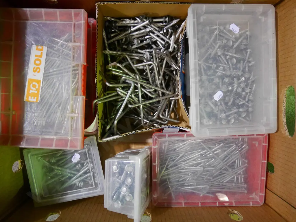 box of fasteners; coat screws, nails, Z dogs Image 1++