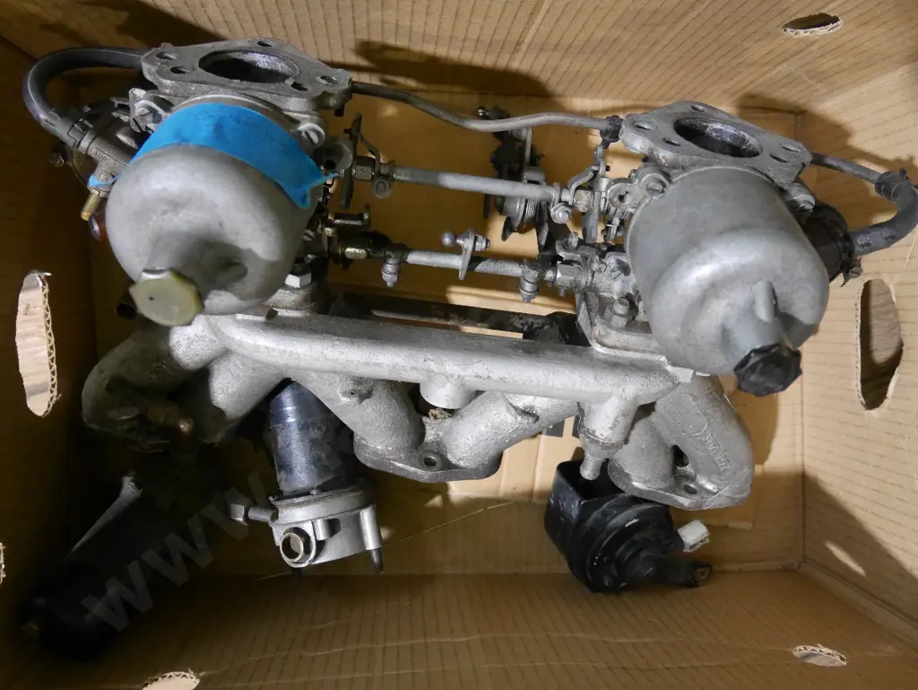 SU carburetor and 2 fuel pumps Image 1++