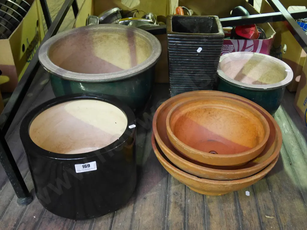 4  glazed garden planters, 3 terracotta planters Image 1++