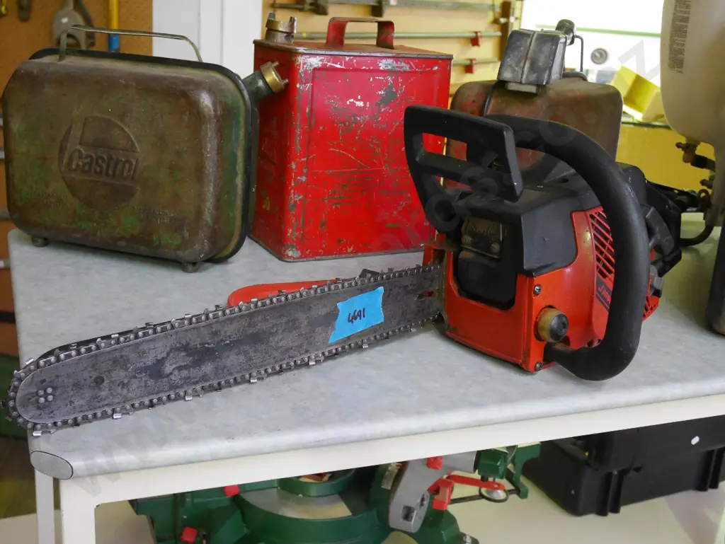 Jonsered 2050 chainsaw Image 1++