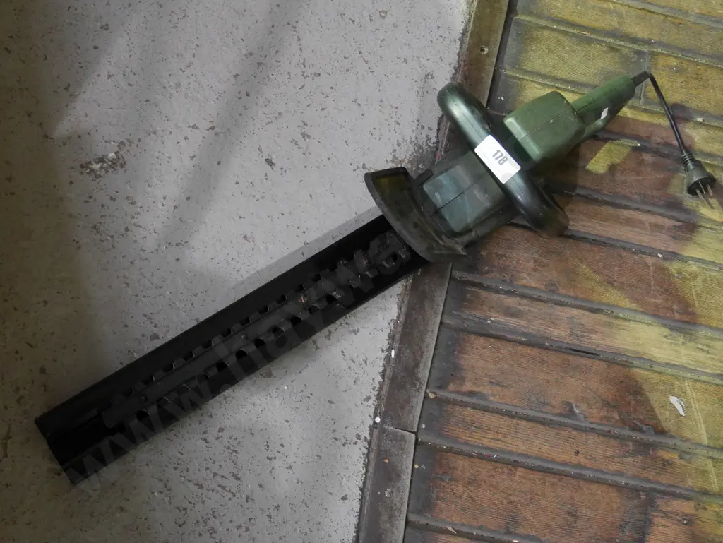 bBack & Decker hedge trimmers Image 1++