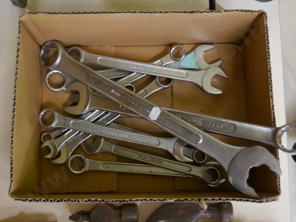 box; open end and ring spanners Image 1++