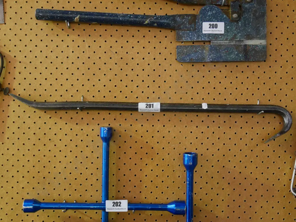 small wrecking bar Image 1++