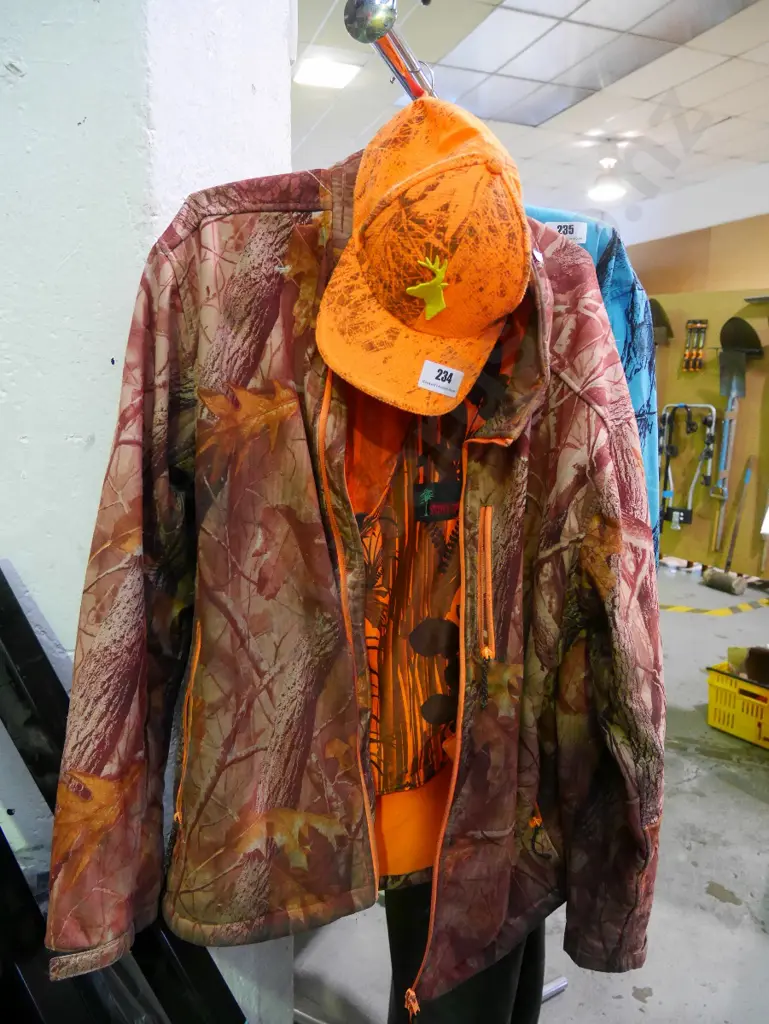 camouflage jacket, vest, cap Image 1++