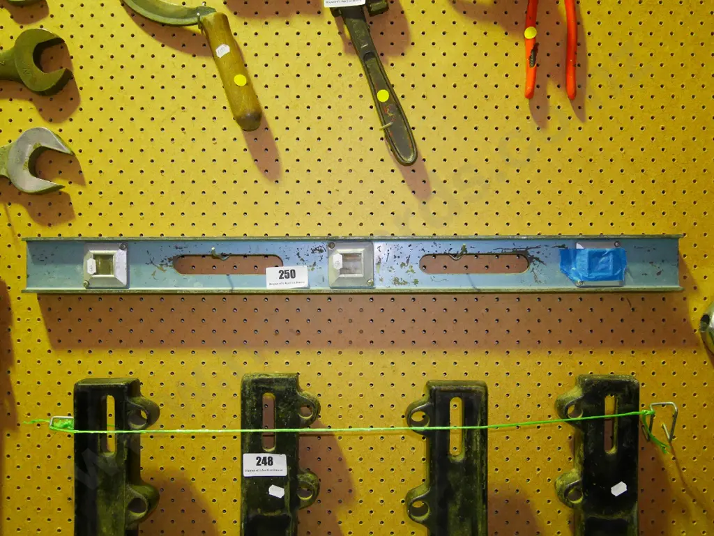 builder's level Image 1++