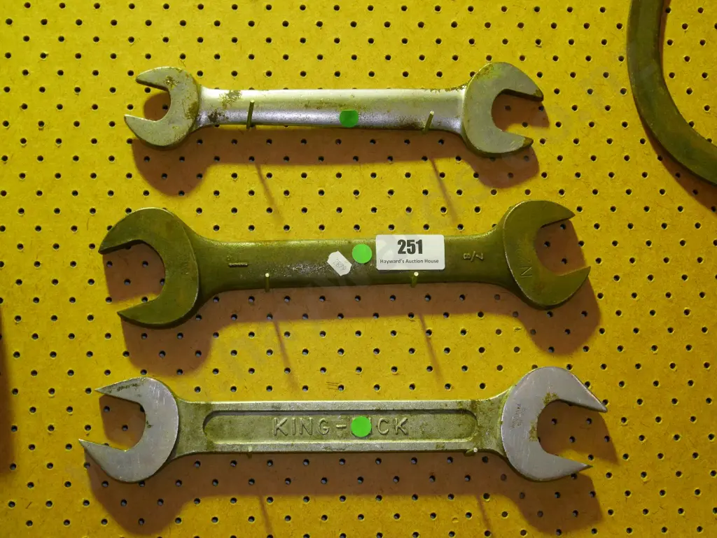 3 large spanners - green dots Image 1++