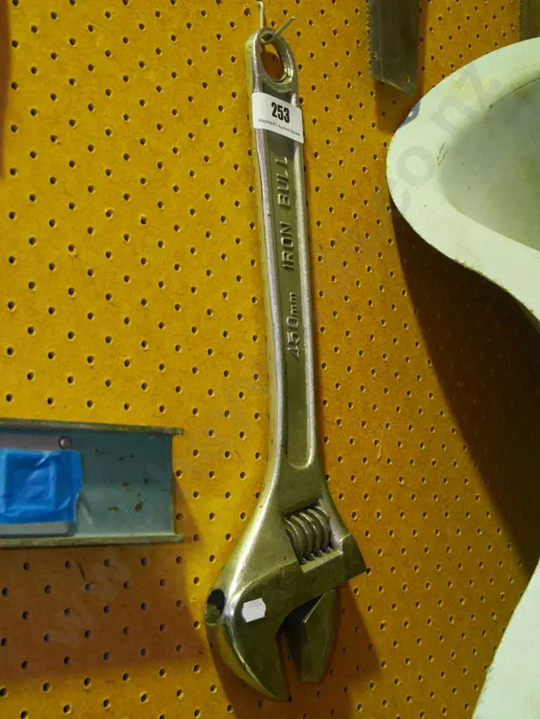 450mm adjustable crescent Image 1++