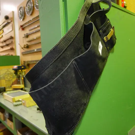 builder's apron