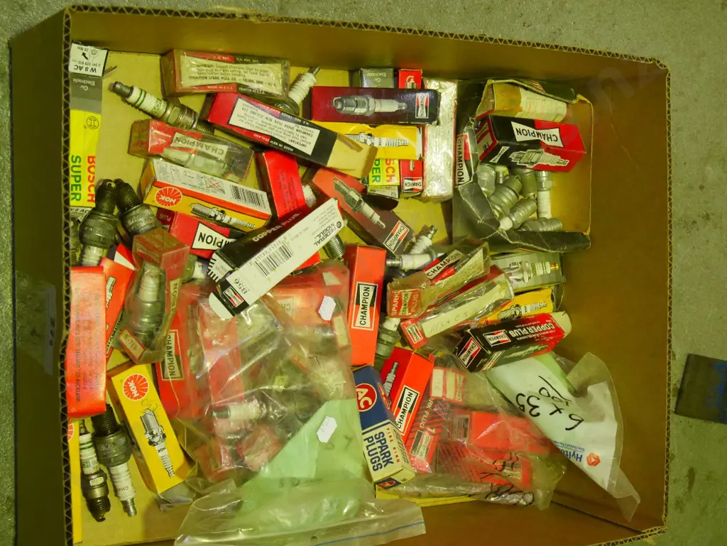 box of spark plugs Image 1++