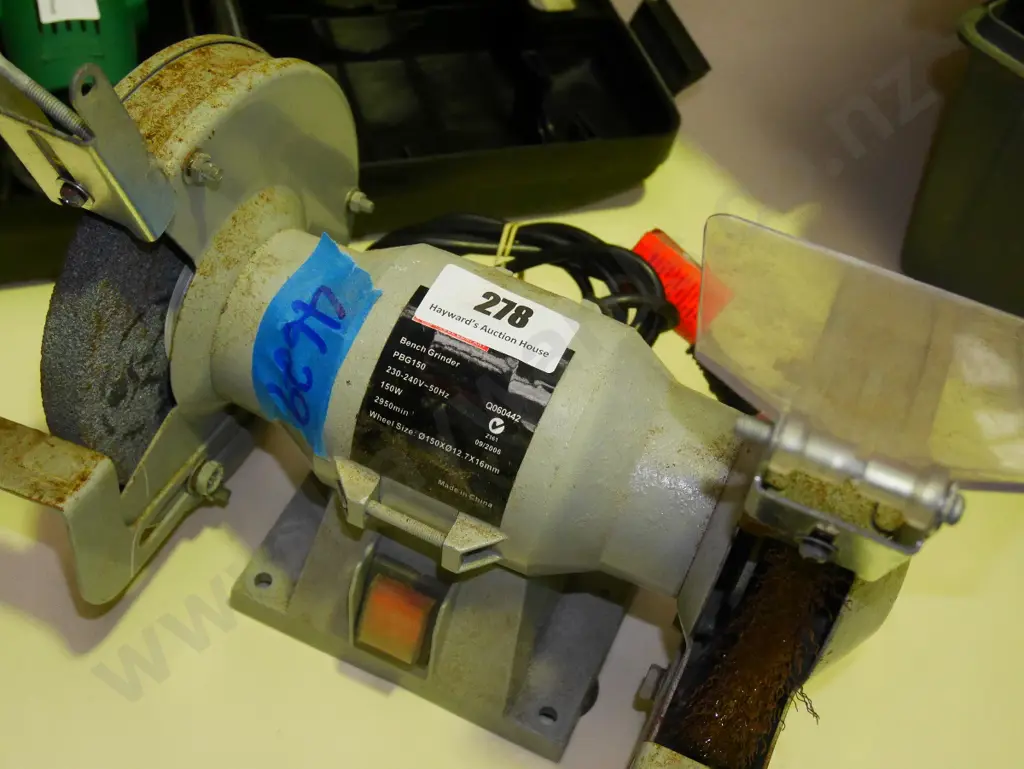 Predator 150mm bench grinder Image 1++