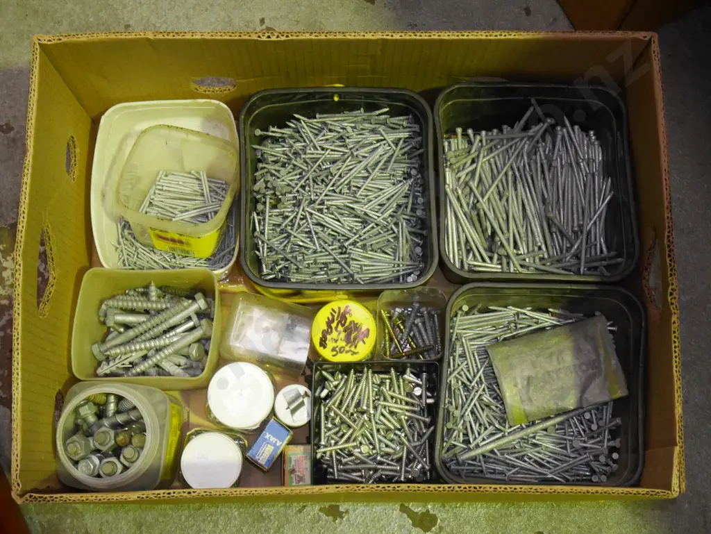 box; nails, coach screws etc Image 1++