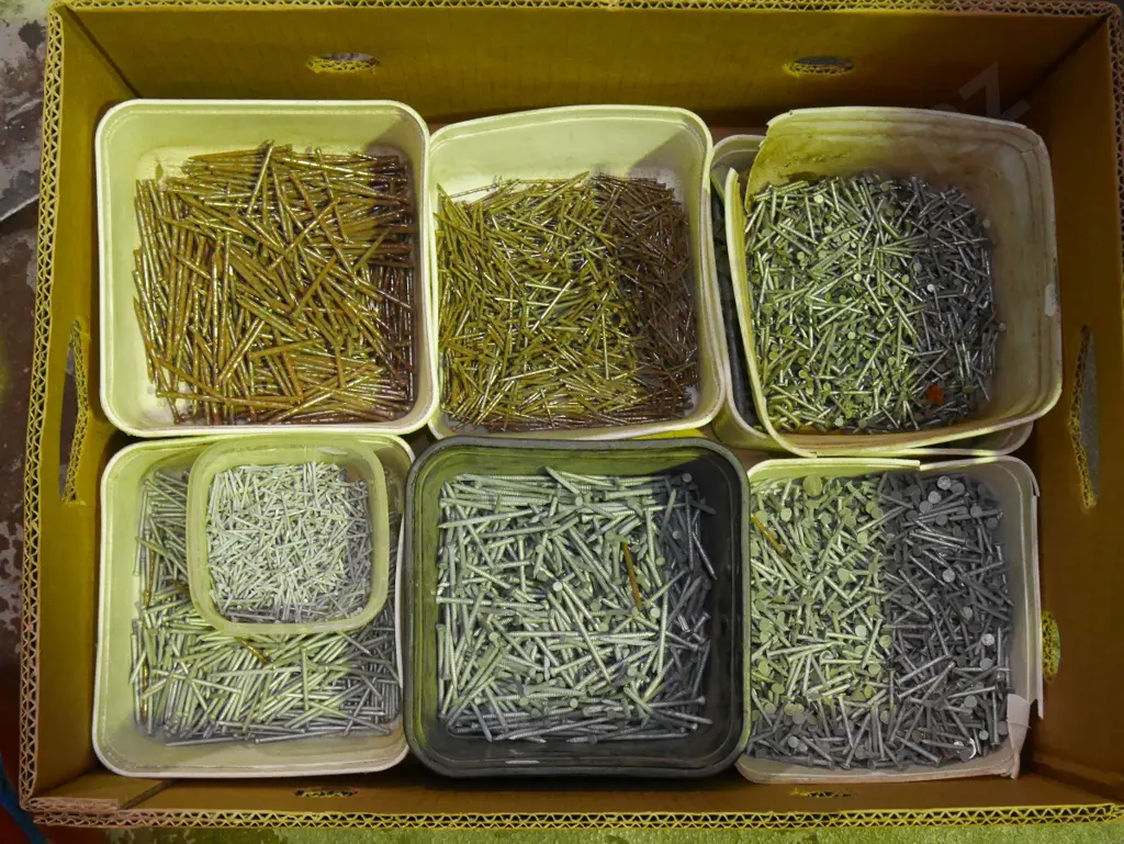 box of nails Image 1++