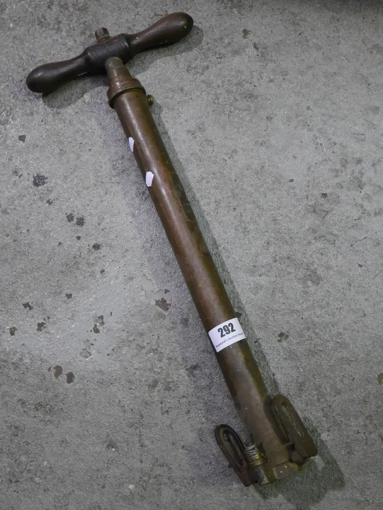 vintage bike pump Image 1++