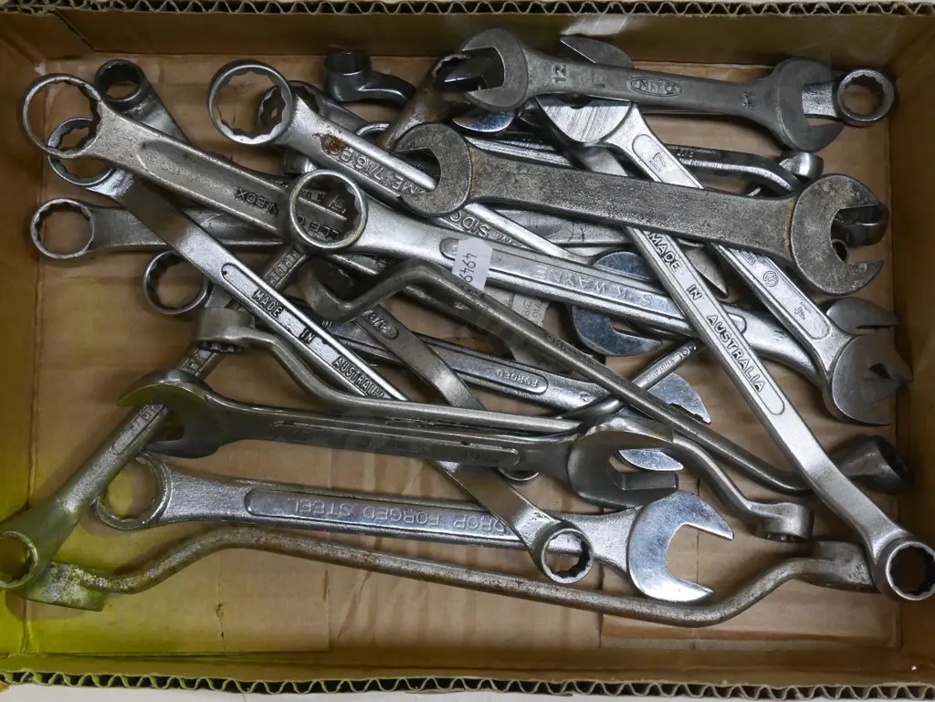 box; open end and ring spanners Image 1++