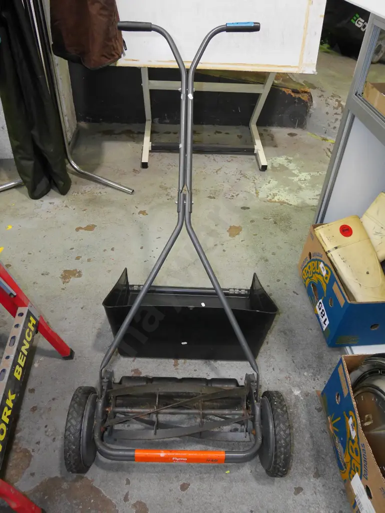 Flymo push mower Image 1++