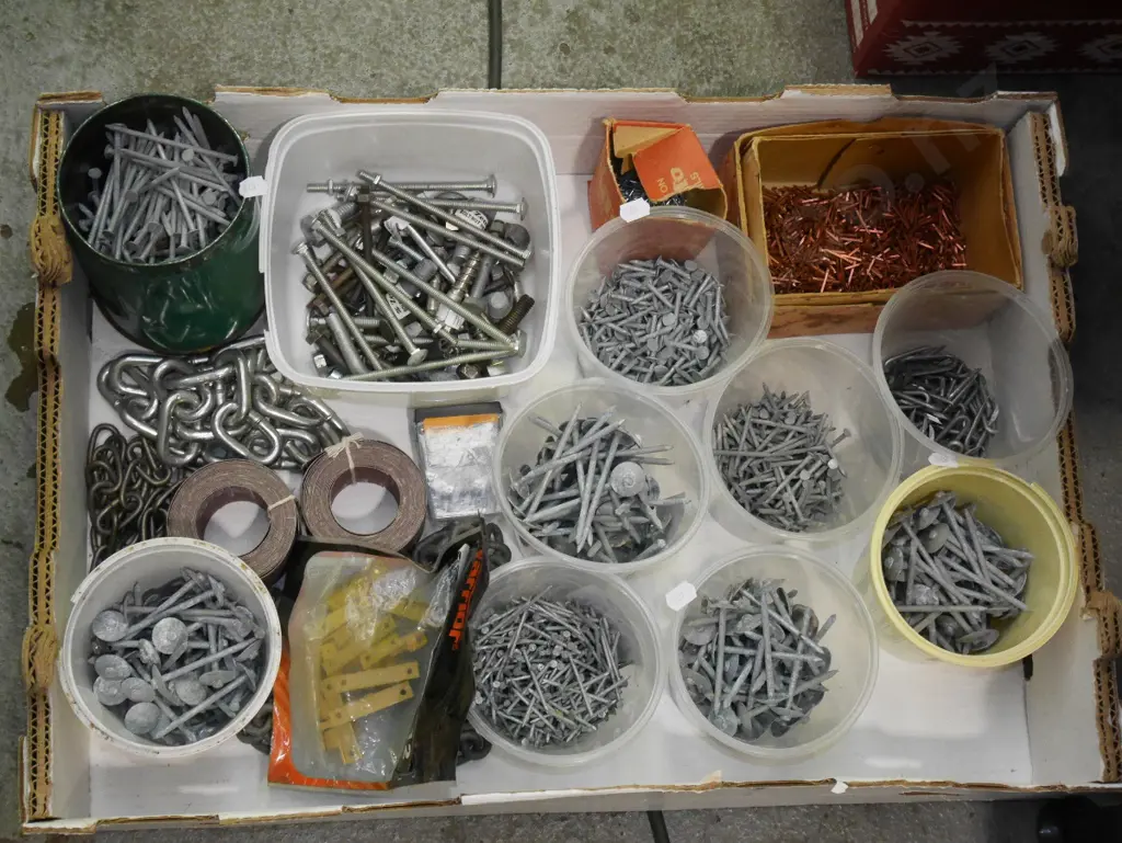 box; nails, chains, catches etc Image 1++