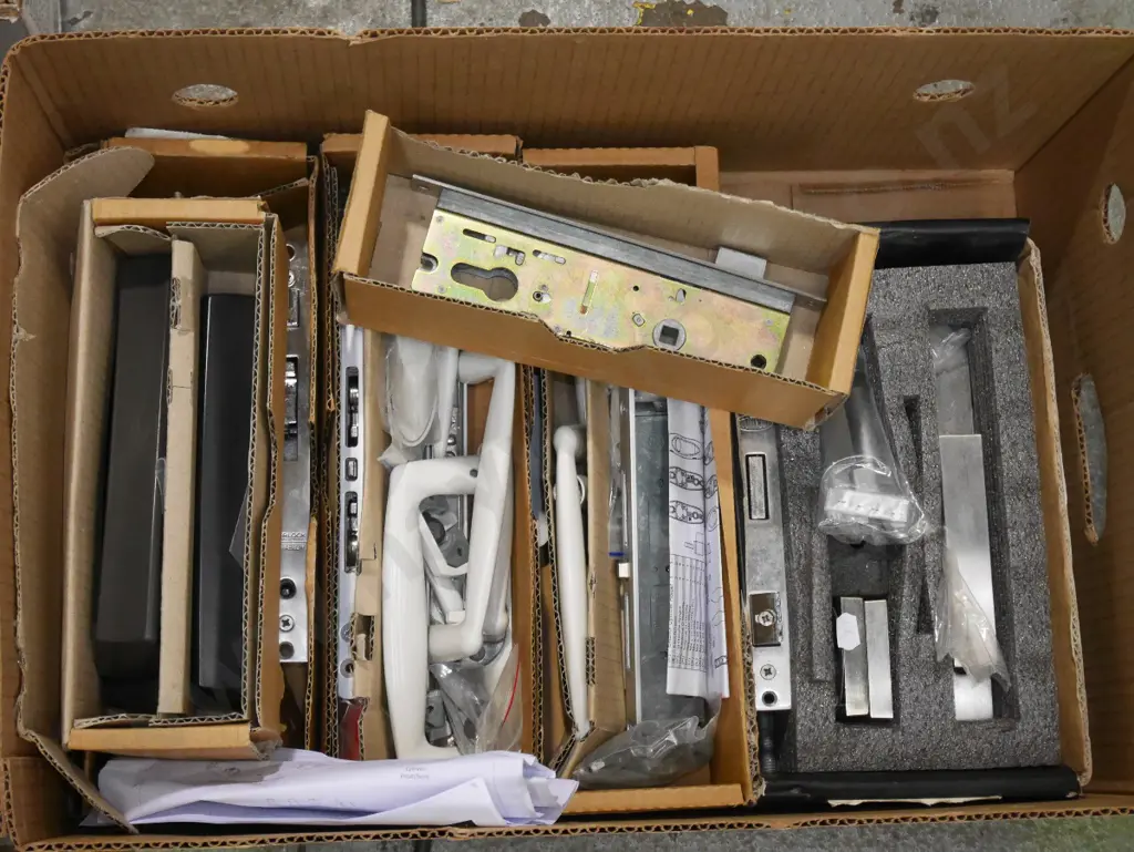 box; sliding door hardware Image 1++