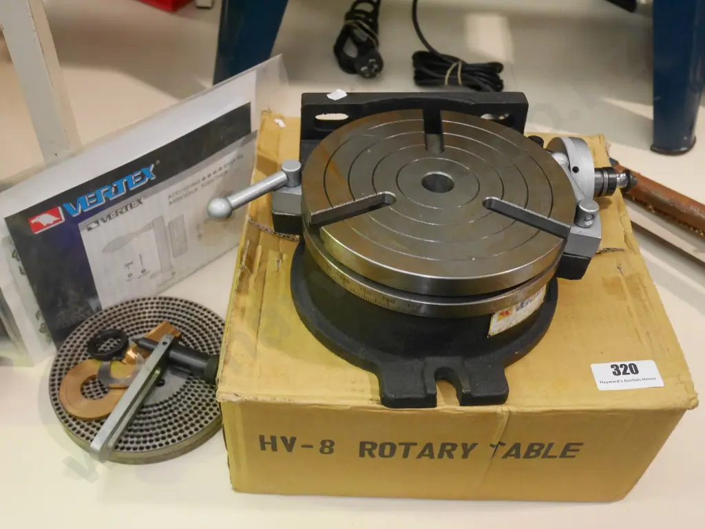 as-new Vertex HB-8 milling machine rotary table with additional accessories Image 1++