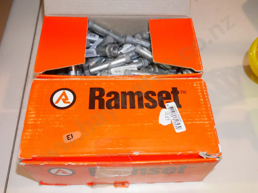 2 boxes of ramset dyna bolts Image 1++