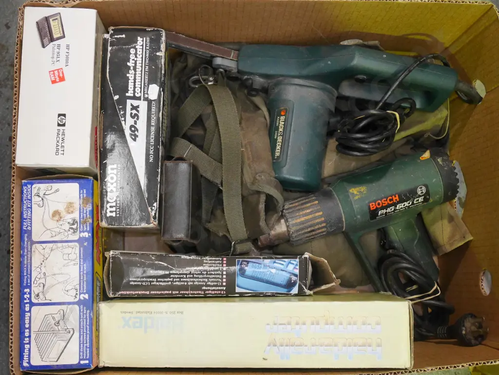box; various  electrical items; heat gun, satchel etc Image 1++