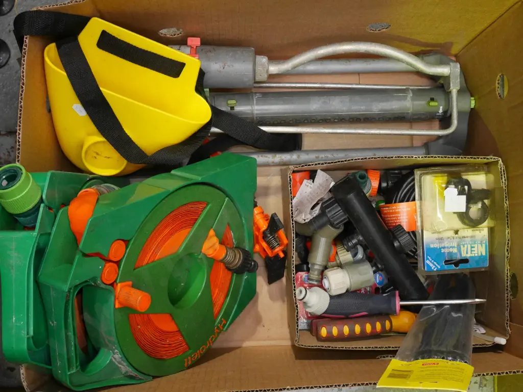 box; garden hoses, sprinklers, connectors etc Image 1++