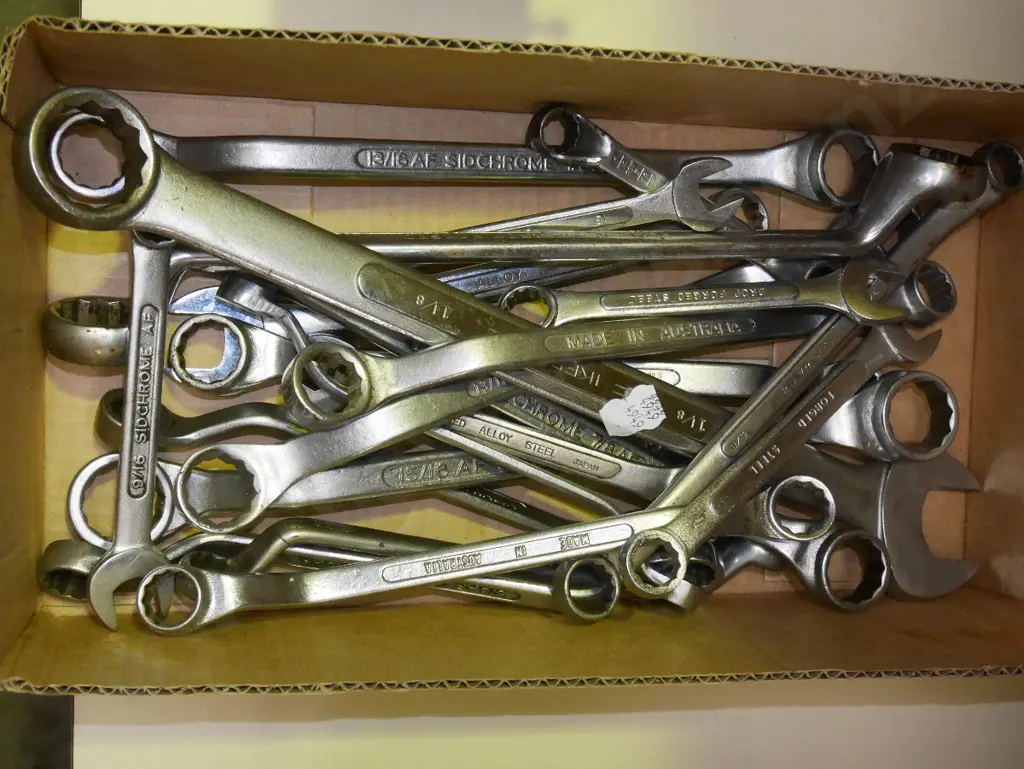 box; open end and ring spanners Image 1++