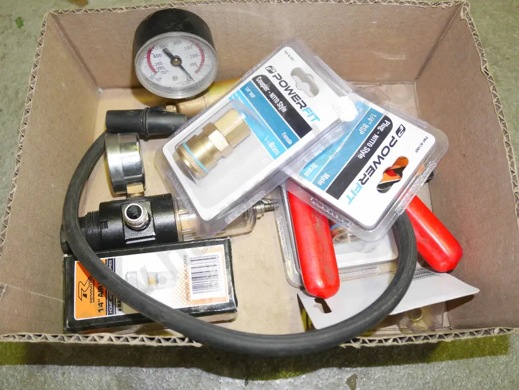 box; air hose couplers, gauges etc Image 1++