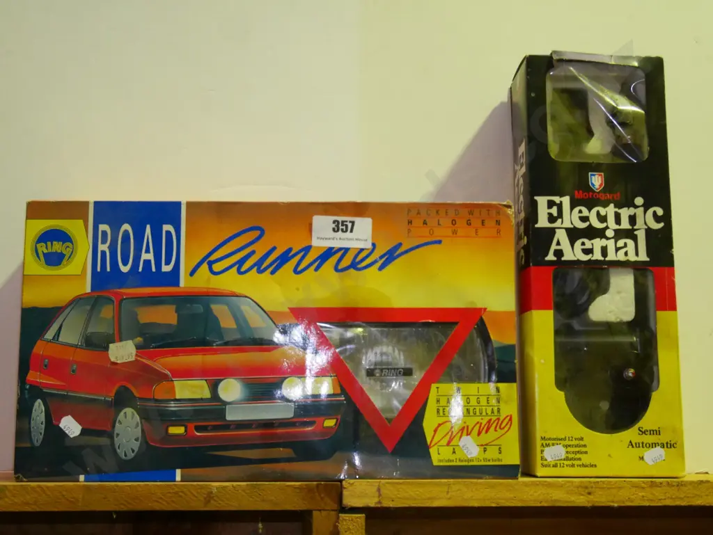 box; halogen driving lights, electric car aerial Image 1++