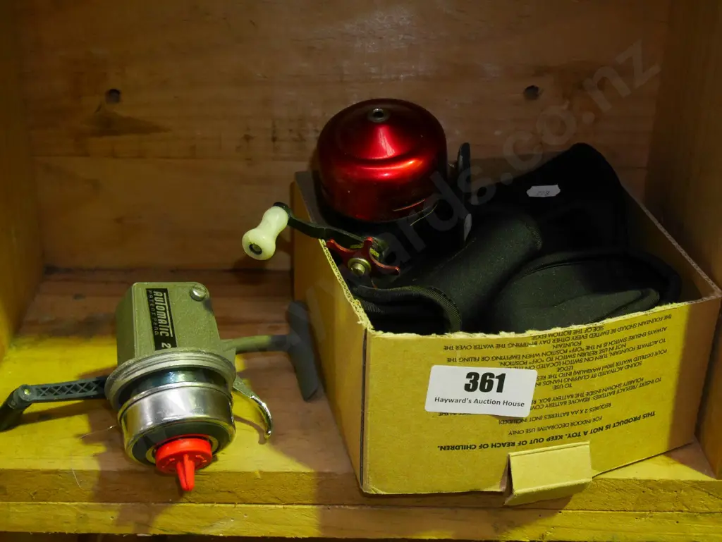 fishing reel cases and 2 vintage reels Image 1++