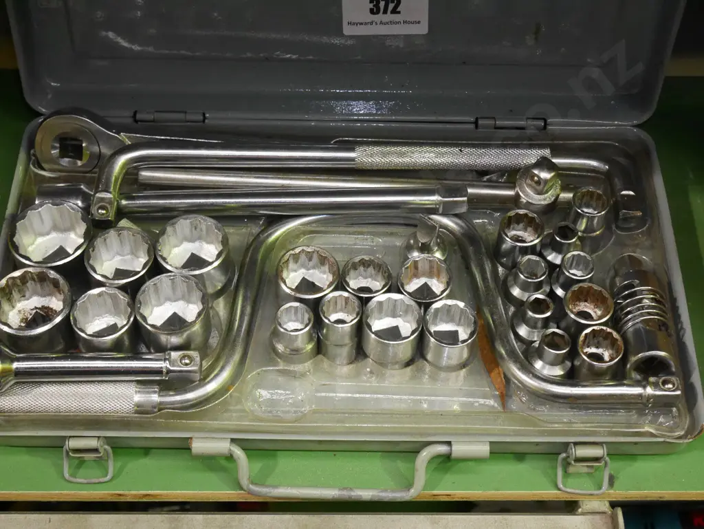 cased socket set Image 1++