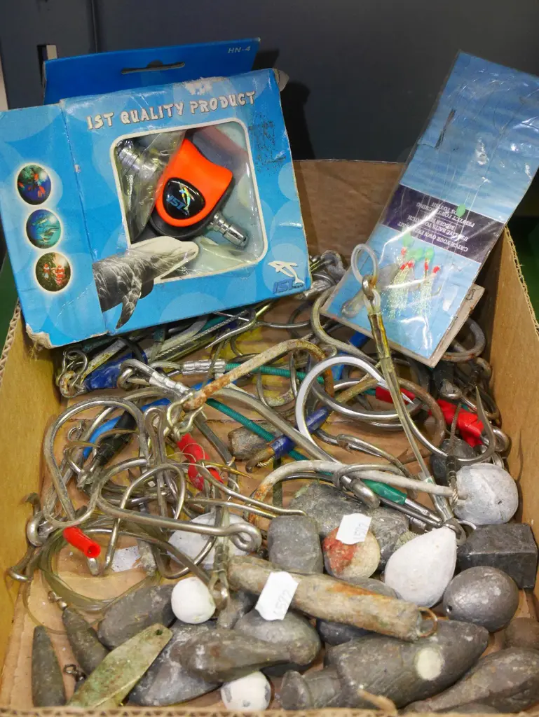box; sinkers, large hooks, Sonic blast Image 1++