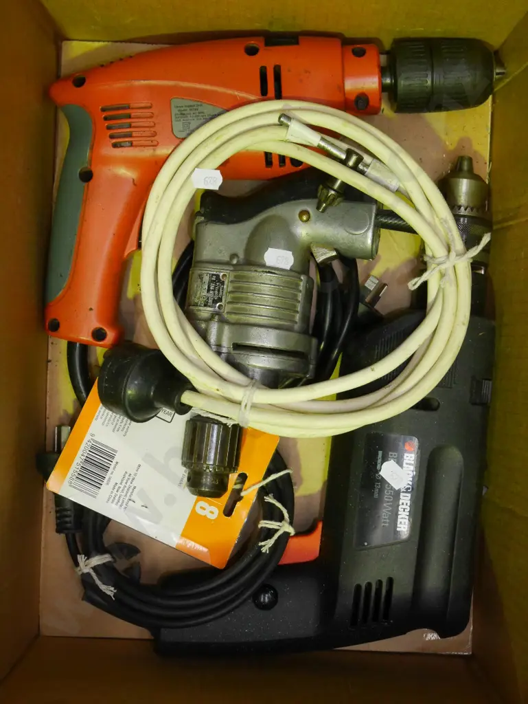box; 3 drills Image 1++