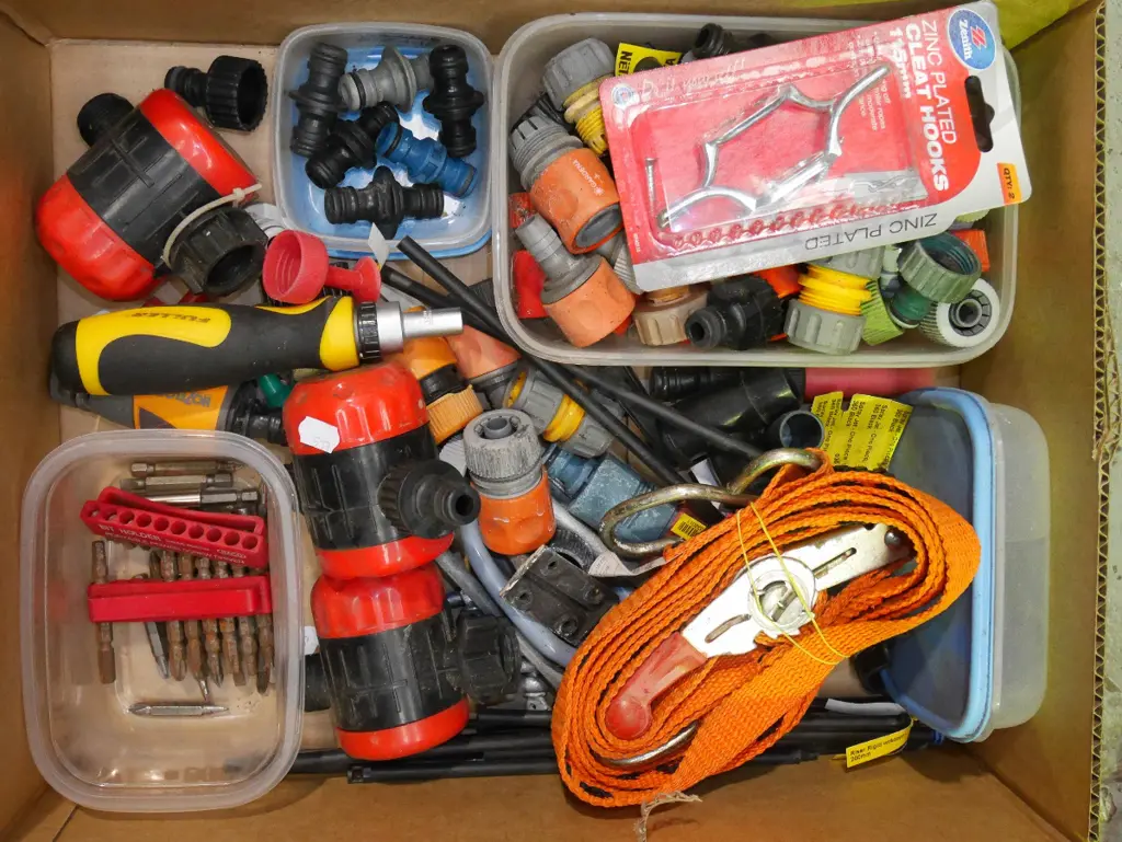 box; hose attachments, cleat hooks etc Image 1++