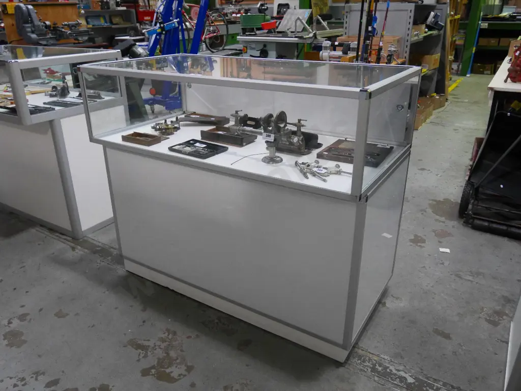 jeweller's display case H-1010 W-1200 D-650 (lockable) Image 1++