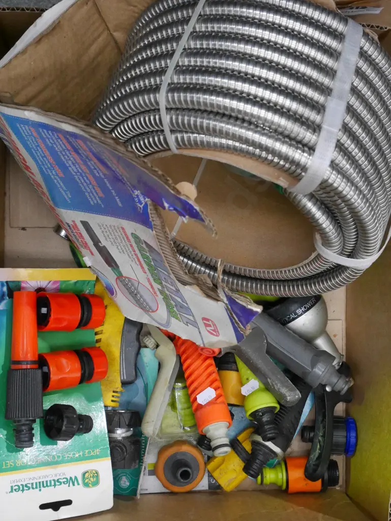 box; metal garden hose, hose fittings Image 1++