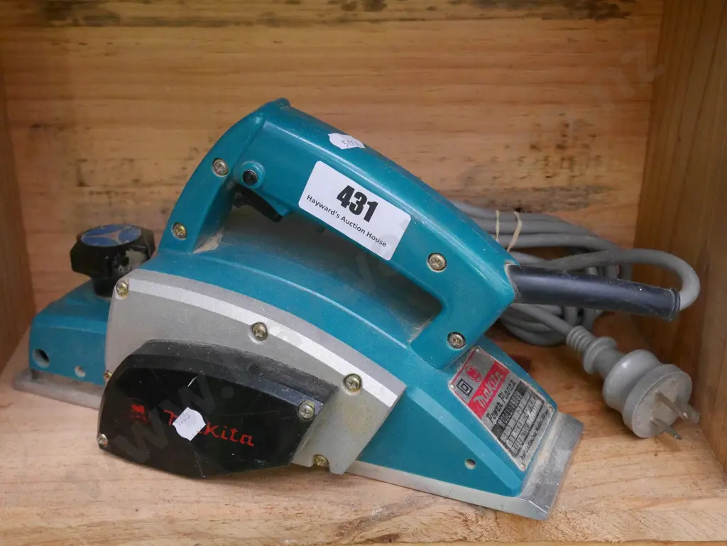 Makita electric planer Image 1++