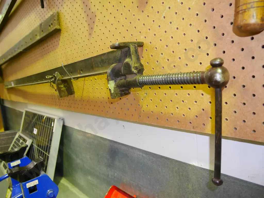 1 sash clamp Image 1++