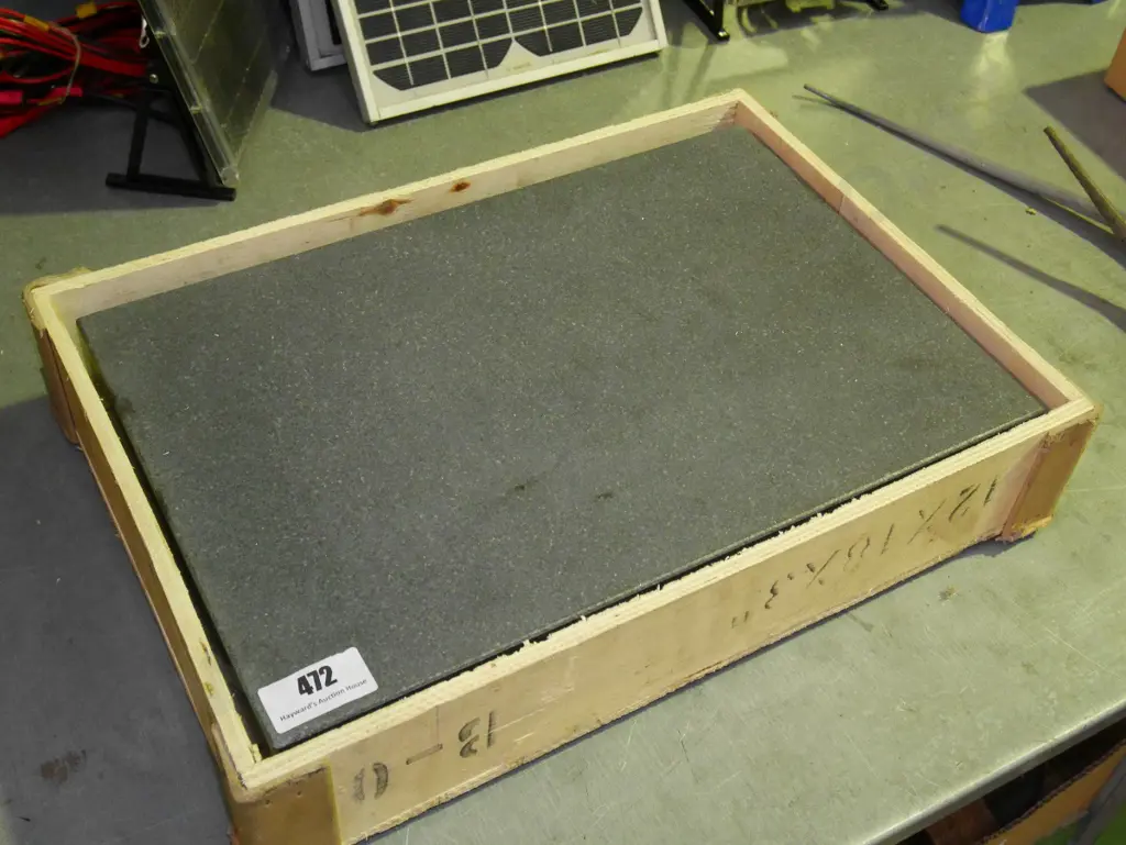 heavy polished rectangular stone H-75 W-455 D-305 Image 1++