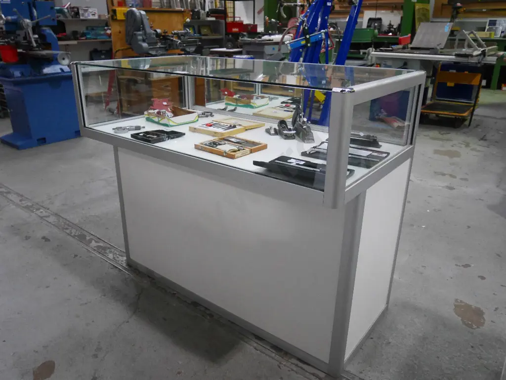 jeweller's display case H-1010 W-1200 D-650 (lockable) Image 1++