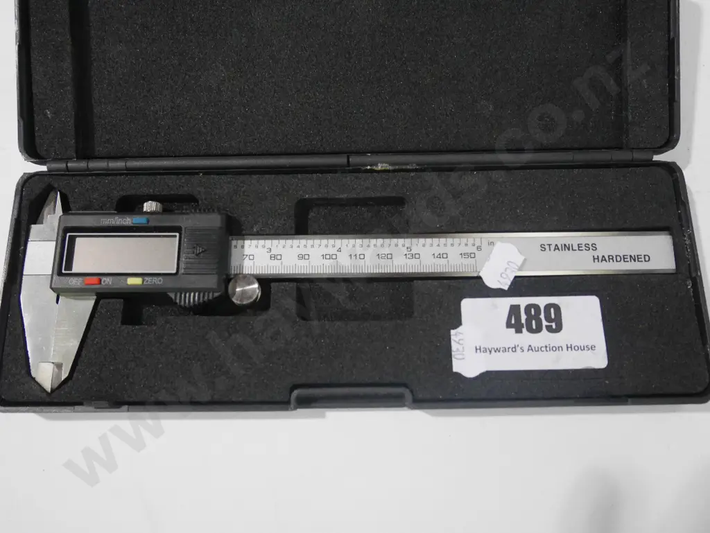 cased digital vernier calipers Image 1++